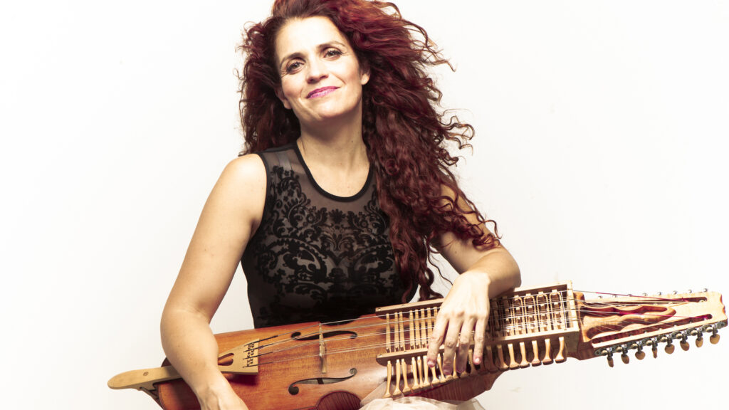 Ana Alcaide